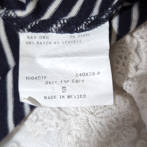 A. Byer Striped Tunic Top Lace Trim Short Sleeve Casual Blouse Small - Picture 5 of 5